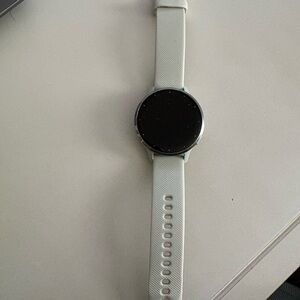 Garmin Smartwatch - White and Black